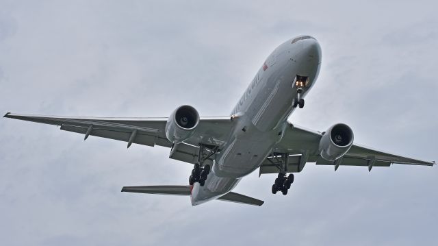 Boeing 777-200 (N795AN) - American Airlines Boeing 777-200 (N795AN) lands KRDU Rwy 23L on 06/20/2017 at 3:57 pm.