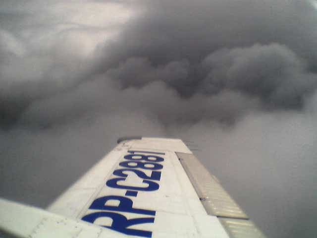 Beechcraft Baron (58) (RP-C2881) - Capt.G.Alvarez (Entering Dark Sky)