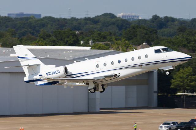 GILES G-200 (N234EU)