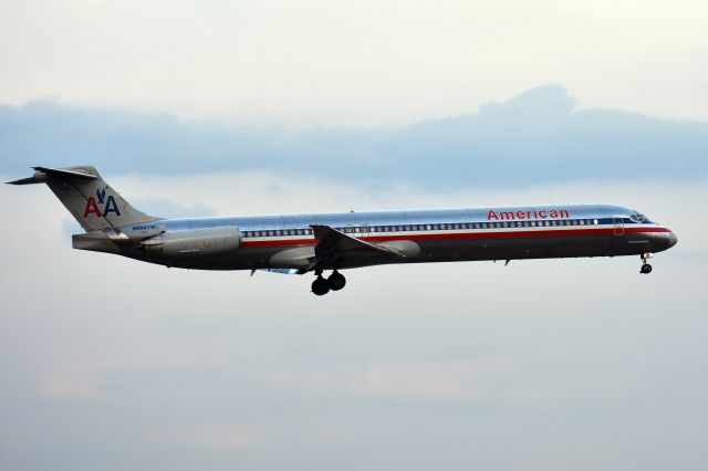 McDonnell Douglas MD-83 (N984TW)