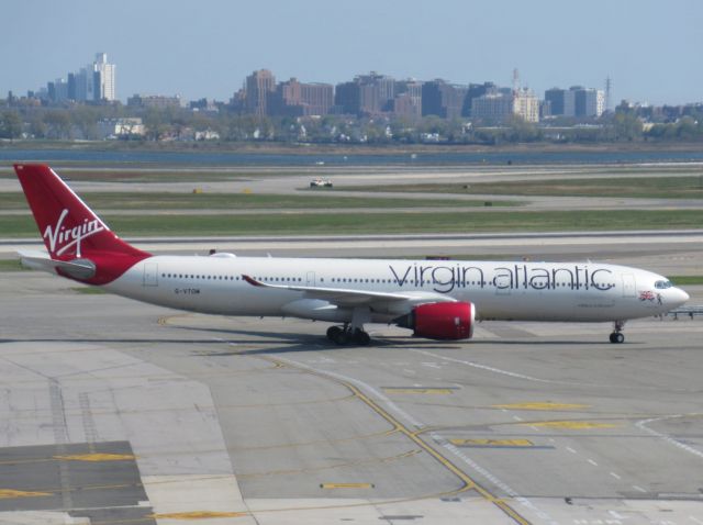 Airbus A330-900 (G-VTOM)