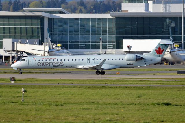 Canadair Regional Jet CRJ-900 (C-FBJZ)