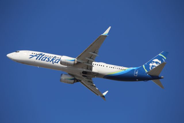 Boeing 737 MAX 9 (N919AK)