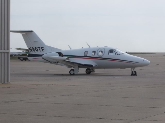 Learjet 25 (N80RF)