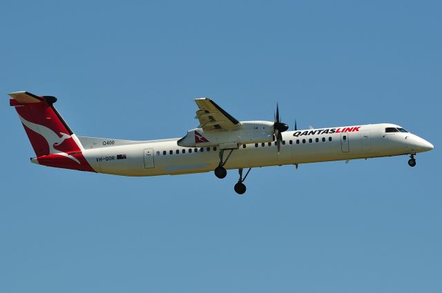 de Havilland Dash 8-400 (VH-QOR)