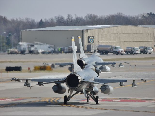 F16 — - 2 taxiing to takeoff in formation