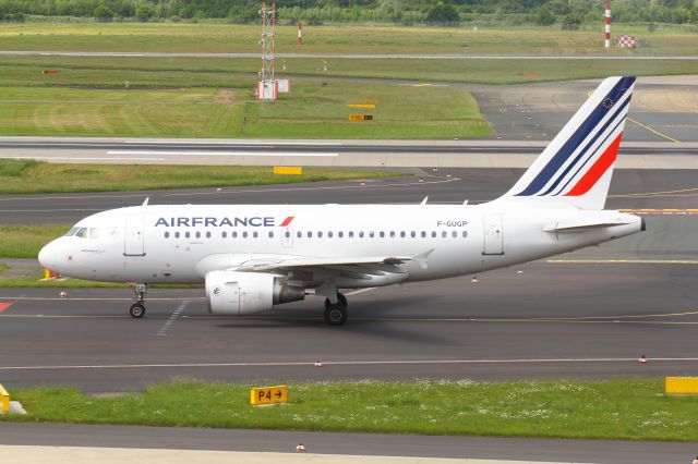 Airbus A318 (F-GUGP) - 30.05.2014