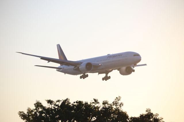 BOEING 777-300ER (RP-C7776)