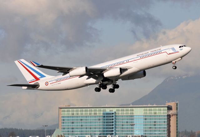 Airbus A340-300 (F-RAJB)