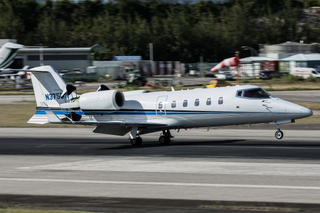 Learjet 60 (N375BW)