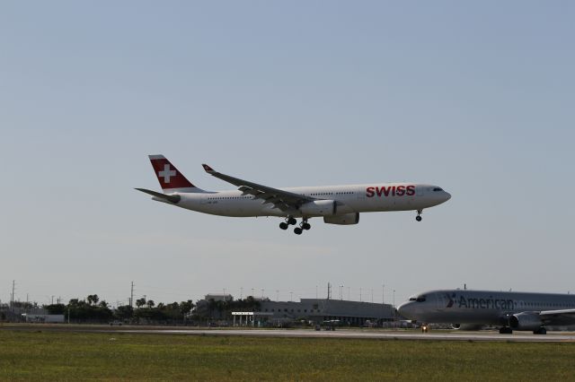 Airbus A330-300 (HB-JHK)