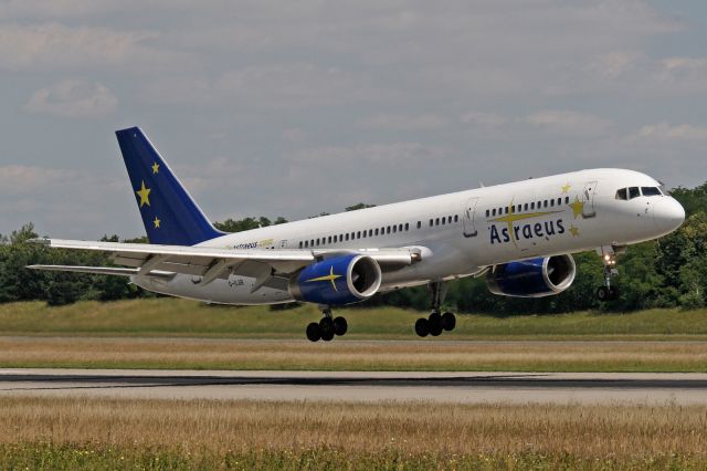 Boeing 757-200 (G-OJIB)