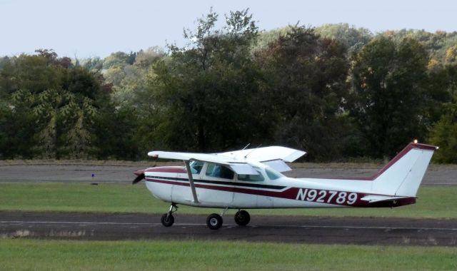 N92789 — - Taxiing for departure is this 1973 Cessna Skyhawk 172M in the Autumn of 2020.