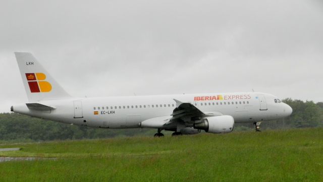 Airbus A320 (EC-LKH)