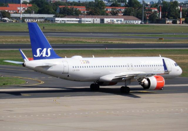Airbus A320neo (LN-RGN)