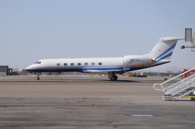 Gulfstream Aerospace Gulfstream V (N337LS) - Getting into position for departure Runway 35. br /Best viewed in full! 