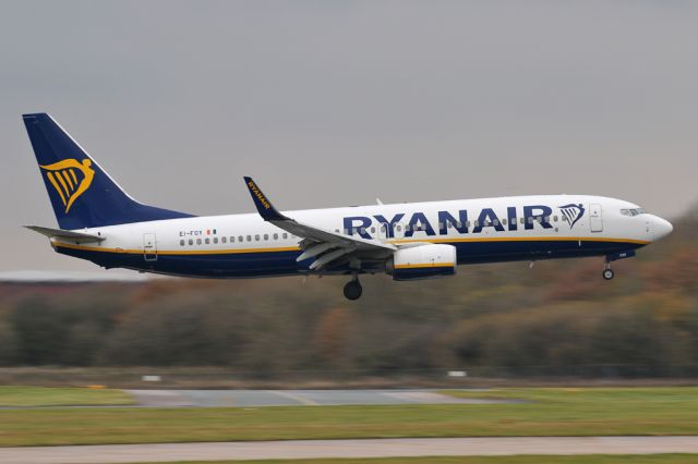 Boeing 737-800 (EI-FOY) - RYR4006 arriving from Alicante