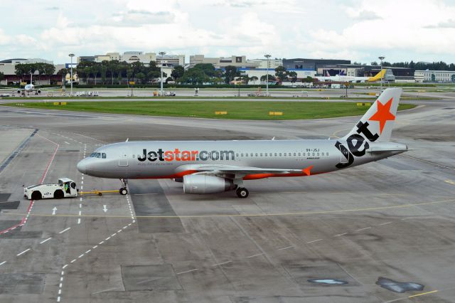 Airbus A320 (9V-JSJ)