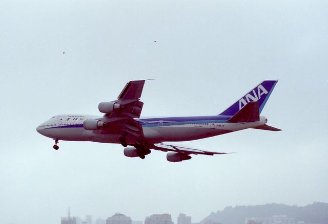 Boeing 747-200 (BON8174)