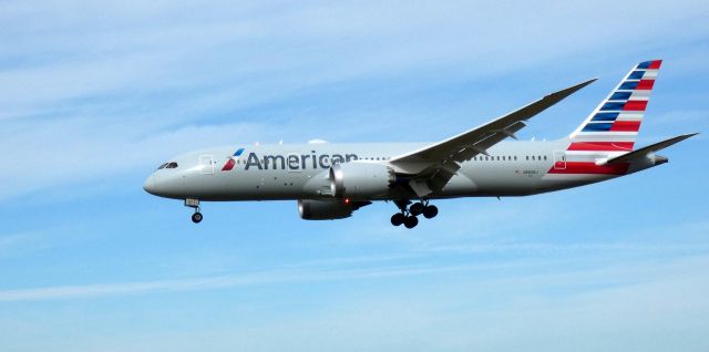 Boeing 787-8 (N880BJ) - On short final is this 2022 American Airlines Boeing 787-8 in the Winter of 2023.