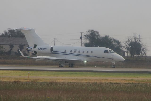 Embraer Legacy 550 (N806DE)