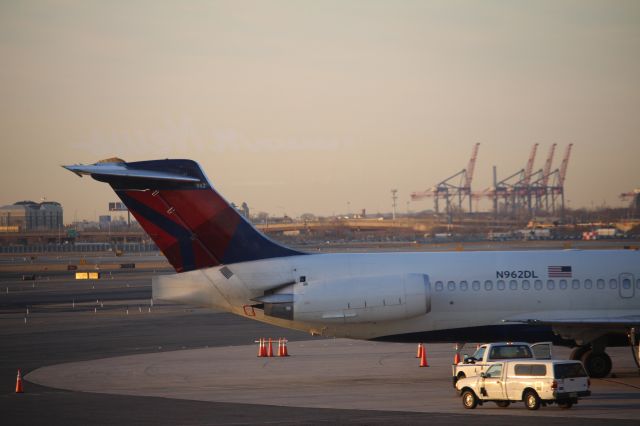 McDonnell Douglas MD-88 (N962DL)