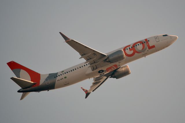 Boeing 737-700 (PS-GPK)