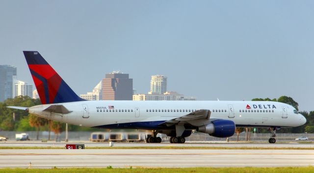 Boeing 757-200 (N507US)