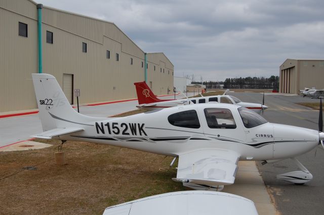 Cirrus SR-22 (N152WK)