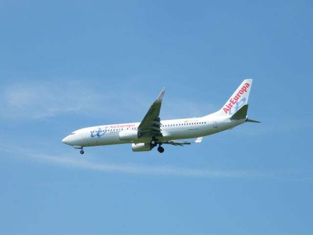 Boeing 737-700 (EC-LPQ) - EC LPQ B737 AIR EUROPA EINN 08/06/13