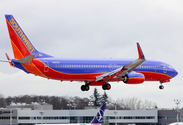 Boeing 737-700 (N8609A) - Southwest Airlines N8609A touch and go at Paine Field February 8, 2013.