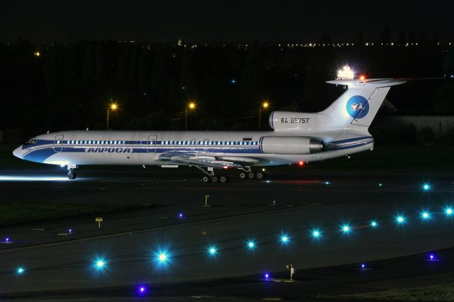 Tupolev Tu-154 (RA-85757)