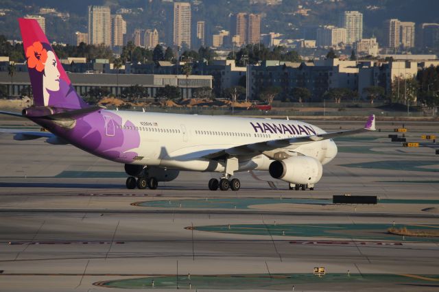 Airbus A330-200 (N396HA)