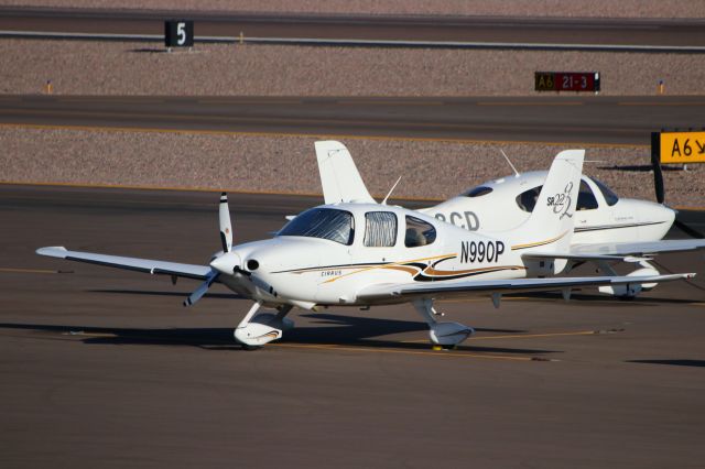 Cirrus SR-22 (N990P)