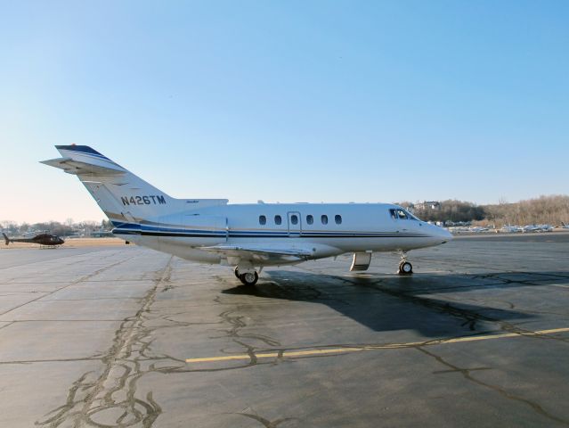 Hawker 800 (N426TM) - Stand up cabin.