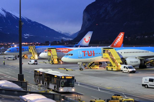 Boeing 757-200 (G-OOBF)