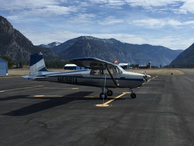 Cessna Skyhawk (N6961A)