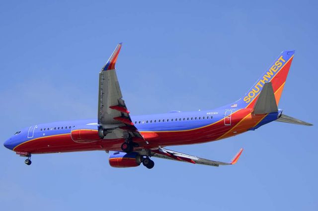 Boeing 737-800 (N8316H) - Southwest Boeing 737-8H4 N8316H at Los Angeles International Airport on August 20, 2013