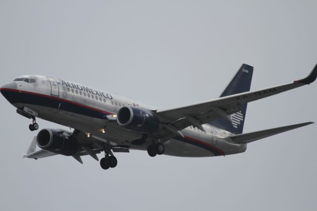Boeing 737-800 (XA-QAM)