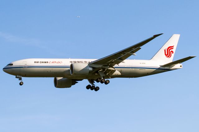 Boeing 777-200 (B-2095)