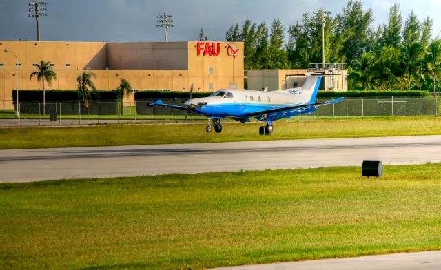 Pilatus PC-12 (N869AF) - Landing in Boca Raton, Florida