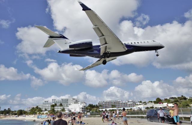 Bombardier Global Express (OE-LDR)