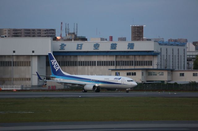 Boeing 737-800 (JA65AN)