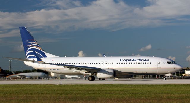 Boeing 737-800 (HP-1725CMP)