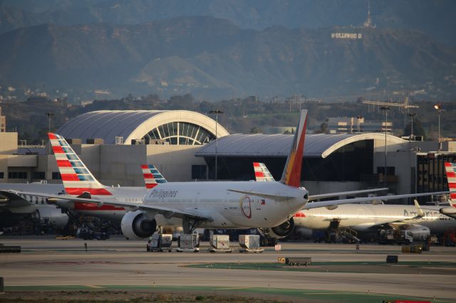 BOEING 777-300ER (RP-C7774)