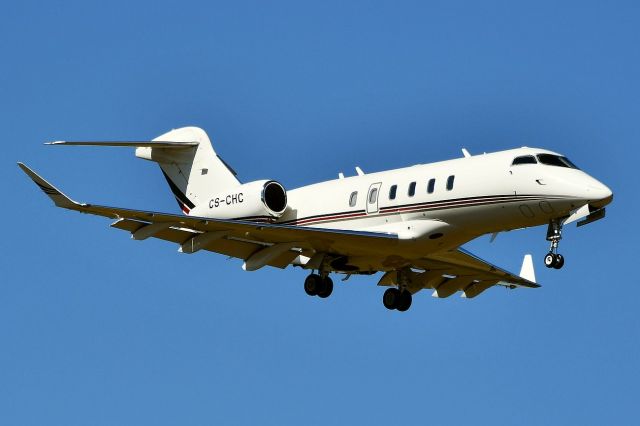 Canadair Challenger 350 (CS-CHC) - From FARNBOROUGH Airfield to Zurich (ZRH / LSZH)br /August 4, 2022