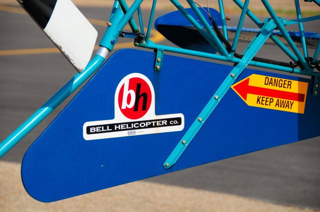 SOLOY Bell 47 (N3096) - Blue Thunder. A close-up of tail.