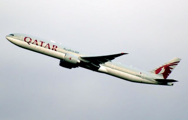 BOEING 777-300 (A7-BAQ)