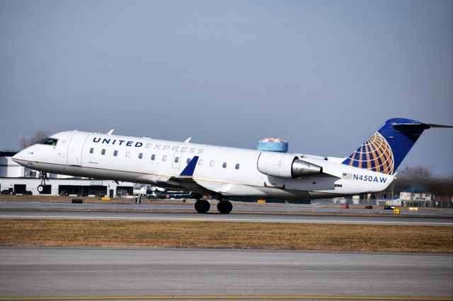 Canadair Regional Jet CRJ-200 (N450AW) - UA3813 rotating off of RWY23 at KBUF 