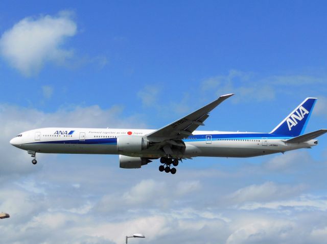 BOEING 777-300 (JA786A) - All Nippon Airways (NH) JA786A B777-381 ER [cn37948]br /London Heathrow (LHR). All Nippon Airways flight NH201 arriving from Tokyo Narita (NRT). br /Taken from Northern Perimeter Road (27R Approach)br /2013 05 18   a rel=nofollow href=http://alphayankee.smugmug.com/Airlines-and-Airliners-Portfolio/Airlines/Asia-Pacific-Airlines/All-Nippon-Airways-NHhttps://alphayankee.smugmug.com/Airlines-and-Airliners-Portfolio/Airlines/Asia-Pacific-Airlines/All-Nippon-Airways-NH/a